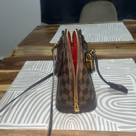 Louis Vuitton Alma BB - Picture 2 of 10